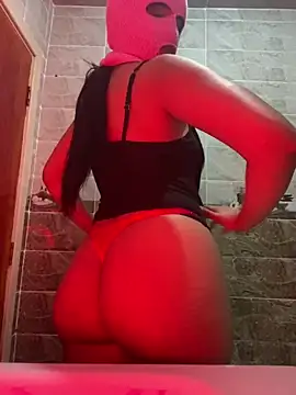 Snapshot of Rabab_Queen chatting on May 19, 1:11 am Rabab Queen online show from May 19, 1:11 am