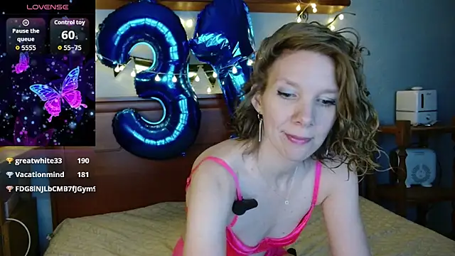 Daisy Lovely online show from February 25, 4:33 am