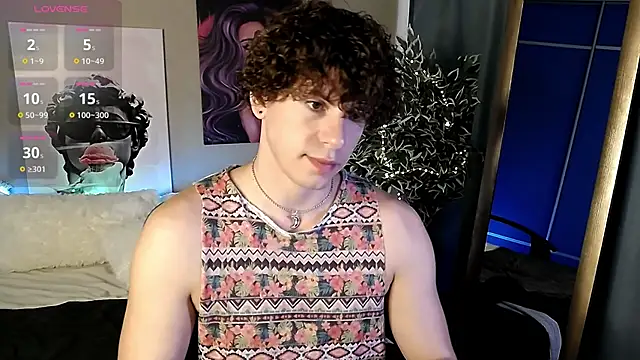 Snapshot of TylerGibson chatting on June 9, 3:40 am TylerGibson online show from June 9, 3:40 am