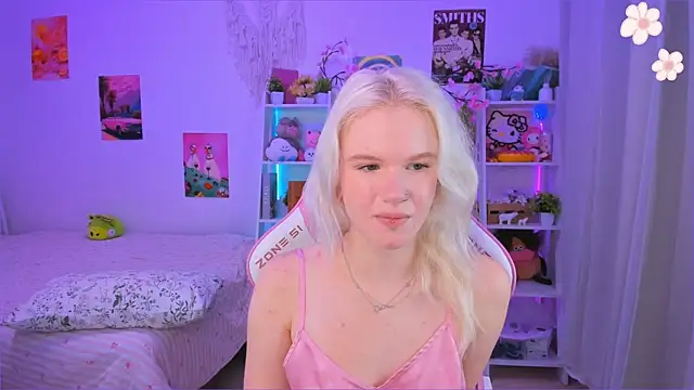 Mia WaterFall online show from August 4, 3:21 am