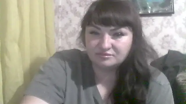 Snapshot of AllinaKis chatting on April 1, 6:38 pm AllinaKis online show from April 1, 6:38 pm