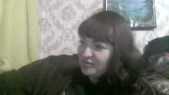 Snapshot of AllinaKis chatting on April 13, 8:47 pm AllinaKis online show from April 13, 8:47 pm