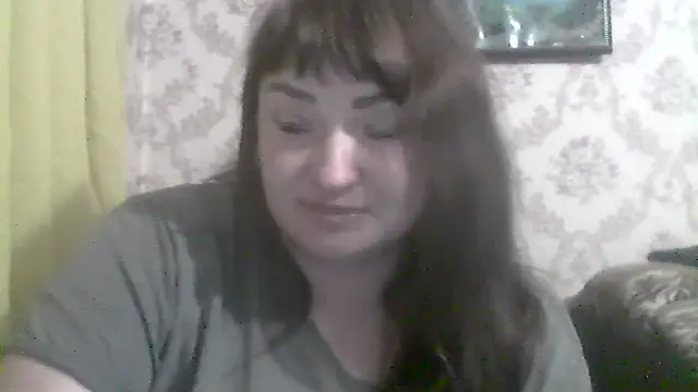 Snapshot of AllinaKis chatting on April 22, 8:43 pm AllinaKis online show from April 22, 8:43 pm