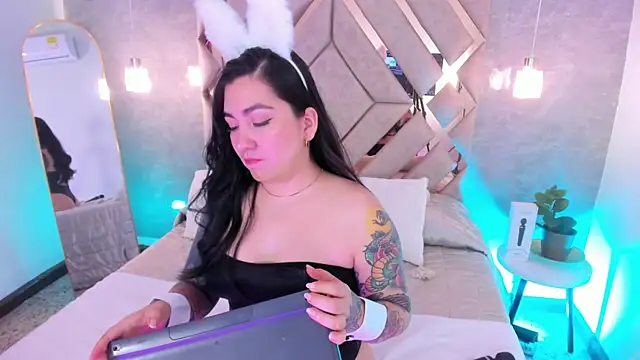 KathiaJenner online show from February 11, 12:10 pm