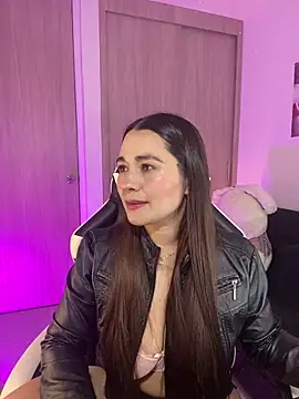 saray mendozaa online show from June 2, 1:18 am