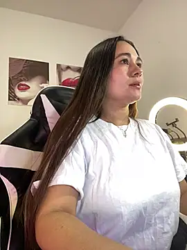 saray mendozaa online show from June 7, 8:01 pm
