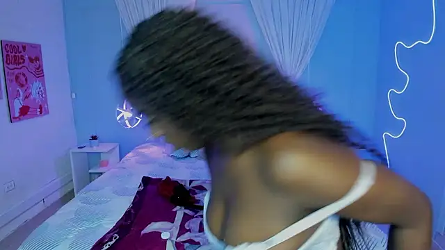 naomi campell online show from February 5, 7:18 pm