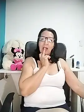 RosseLaure online show from May 30, 2:30 am