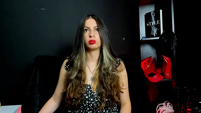 Snapshot of GoddesLeila chatting on July 10, 1:47 pm GoddesLeila online show from July 10, 1:47 pm