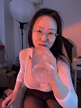 Snapshot of kaixin66 chatting on May 16, 6:21 am kaixin66 online show from May 16, 6:21 am