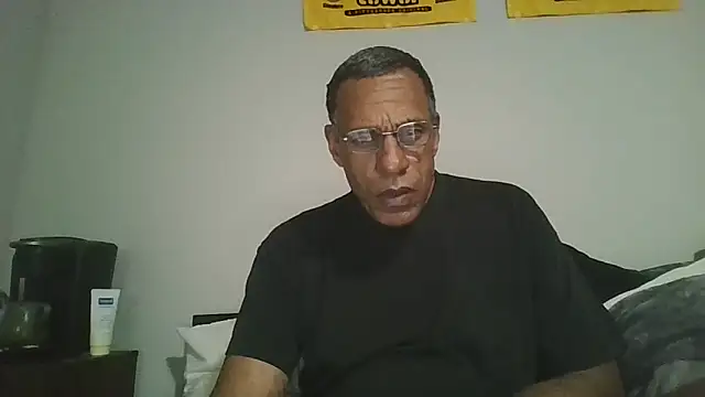 swimmer2496 online show from April 7, 5:30 am