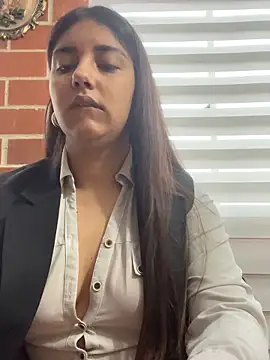 A-uroora online show from May 1, 11:26 am