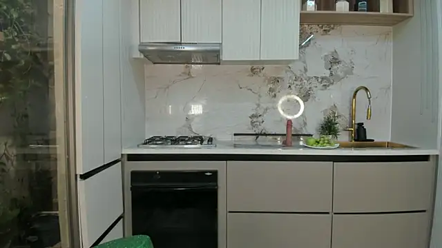 Zoe borgues online show from March 17, 9:07 pm