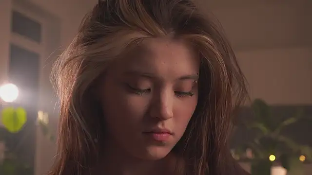 EleniRoeber online show from February 12, 4:46 pm