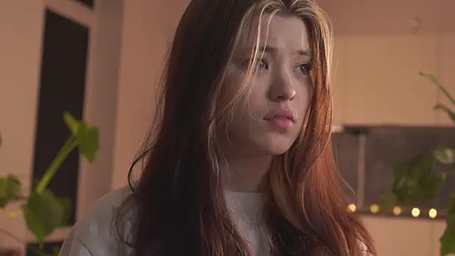 EleniRoeber online show from March 13, 5:08 pm