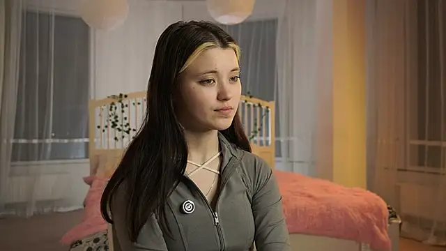 EleniRoeber online show from March 23, 4:11 pm