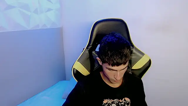 Akyra latinn online show from February 17, 2:13 pm