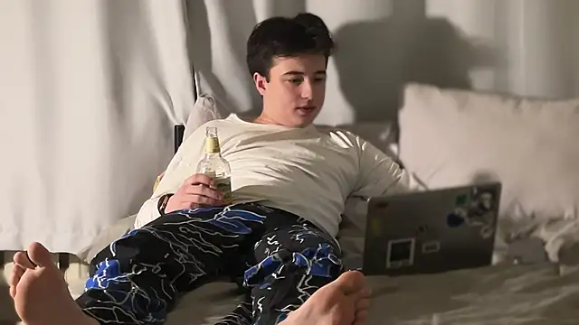 Snapshot of coolskum0 chatting on March 15, 5:52 pm coolskum0 online show from March 15, 5:52 pm