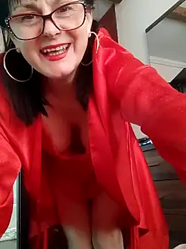 Snapshot of AliceSwan57 chatting on April 17, 6:38 am AliceSwan57 online show from April 17, 6:38 am