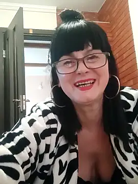 Snapshot of AliceSwan57 chatting on April 18, 3:38 pm AliceSwan57 online show from April 18, 3:38 pm