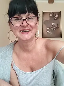 Snapshot of AliceSwan57 chatting on June 15, 8:38 am AliceSwan57 online show from June 15, 8:38 am