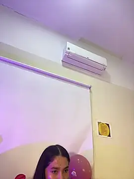 JuliaaVega online show from February 12, 12:11 pm