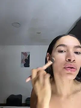 JuliaaVega online show from July 27, 6:04 pm