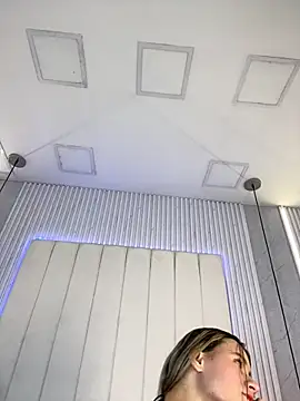 JuliaColemann online show from February 25, 12:04 pm