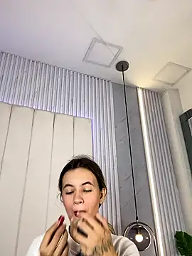 JuliaColemann online show from April 29, 11:58 am