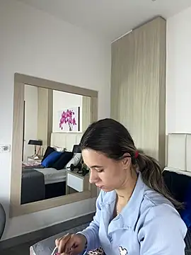Snapshot of JuliaColemann chatting on June 24, 11:53 am JuliaColemann online show from June 24, 11:53 am