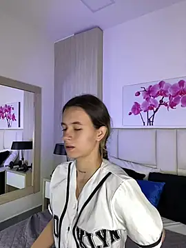 Snapshot of JuliaColemann chatting on July 6, 11:51 am JuliaColemann online show from July 6, 11:51 am
