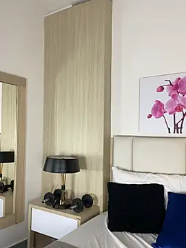 Snapshot of JuliaColemann chatting on July 11, 11:57 am JuliaColemann online show from July 11, 11:57 am
