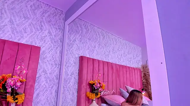 chiarabonds online show from February 6, 5:05 pm