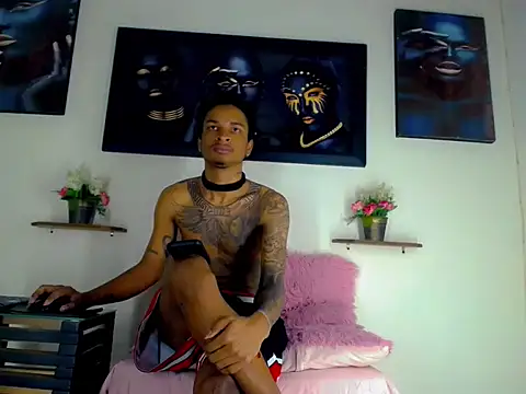 Tatoo Noah online show from March 10, 5:07 pm