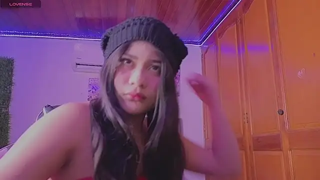 Snapshot of BadKittyy chatting on June 17, 9:49 pm BadKittyy online show from June 17, 9:49 pm