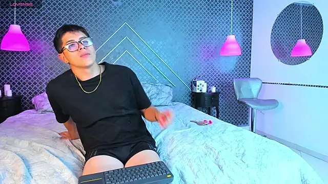 Evie demn online show from February 20, 6:26 am