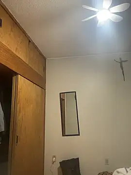 Snapshot of Jleonardolr chatting on January 18, 1:15 pm Jleonardolr online show from January 18, 1:15 pm