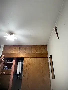 Snapshot of Jleonardolr chatting on April 5, 1:41 pm Jleonardolr online show from April 5, 1:41 pm