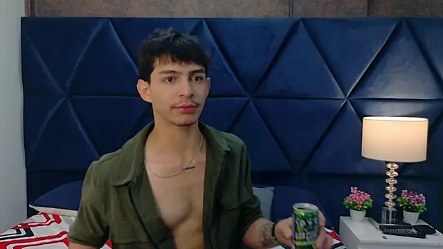 Logan Woods online show from February 16, 8:16 pm