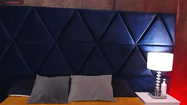 Logan Woods online show from March 11, 6:47 pm