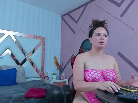 ZamanthaJhones online show from February 27, 7:14 pm