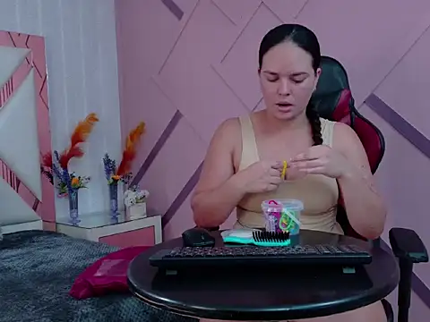 ZamanthaJhones online show from March 17, 7:50 pm