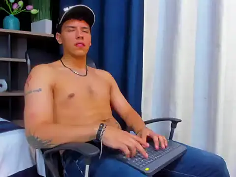 Tobias Vega online show from February 15, 2:30 am