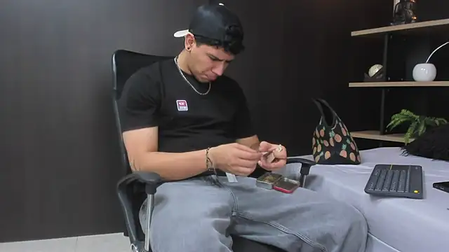 Tobias Vega online show from February 24, 5:55 pm