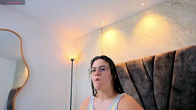 zoe hugeboobs online show from February 10, 11:58 am