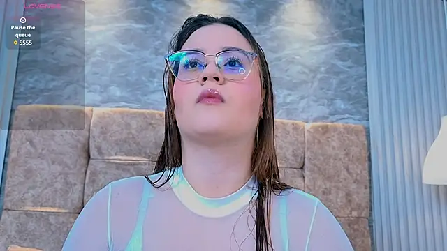 zoe hugeboobs online show from March 17, 11:46 am