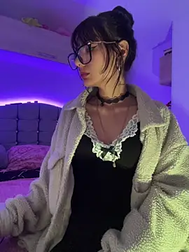  Lucycherry online show from May 3, 6:52 am