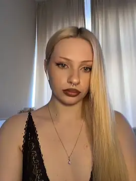DayaFoxy online show from April 30, 1:06 pm