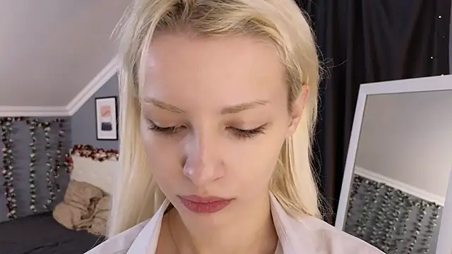 Naomi Demio online show from July 11, 11:46 am