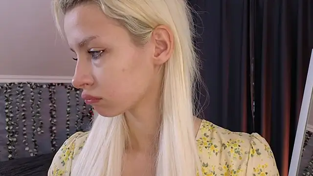 Naomi Demio online show from July 26, 11:06 am